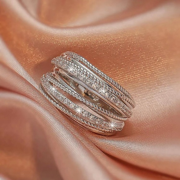 Elegant Silver Women's Ring🌟 - Picture 2 of 3